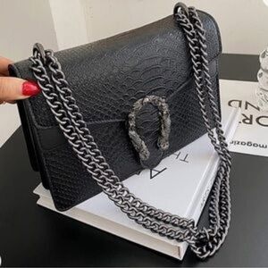 New Crocodile Embossed Chain Strap Fashion Crossbody Bag